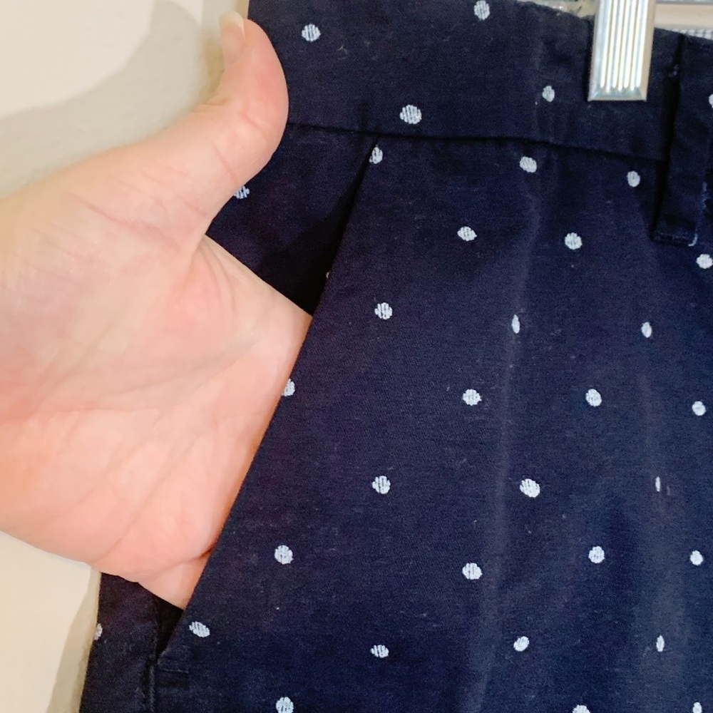Old Navy (size 14) Everyday Khaki Navy with Polka Dot Shorts - Picture 4 of 9